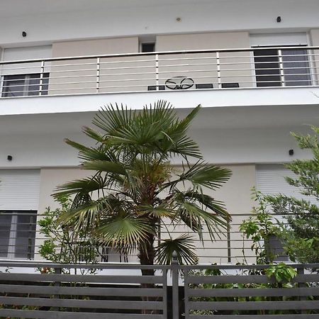 Davidana Deluxe Apartments Nea Kallikrateia Bagian luar foto