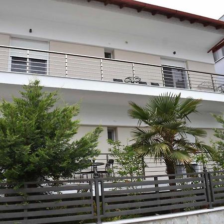 Davidana Deluxe Apartments Nea Kallikrateia Bagian luar foto