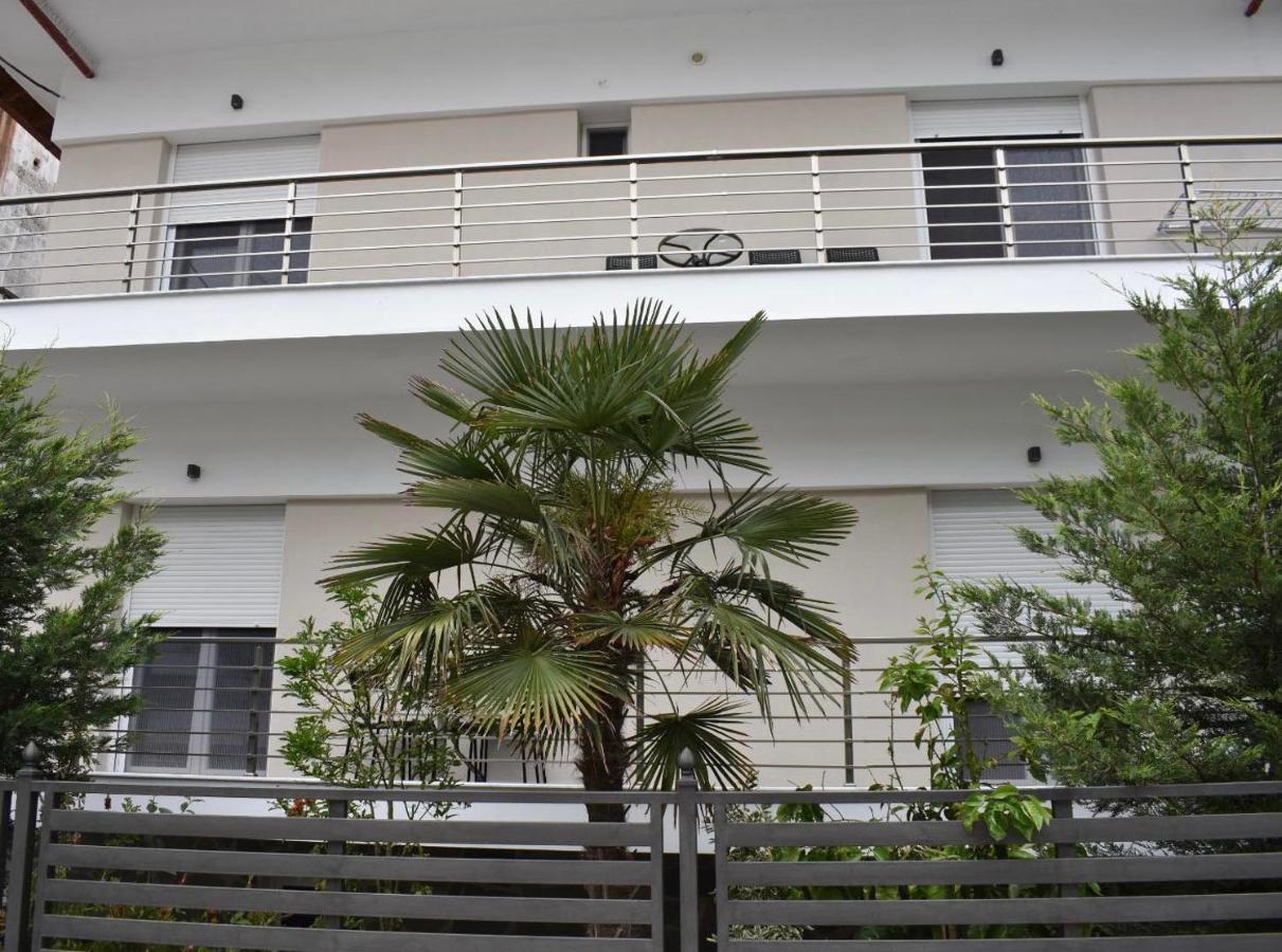 Davidana Deluxe Apartments Nea Kallikrateia Bagian luar foto