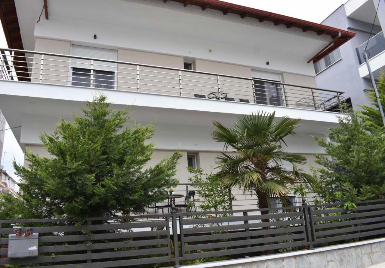 Davidana Deluxe Apartments Nea Kallikrateia Bagian luar foto
