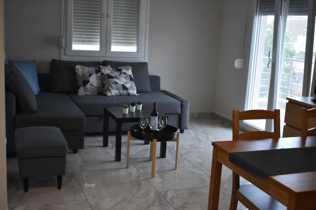 Davidana Deluxe Apartments Nea Kallikrateia Bagian luar foto