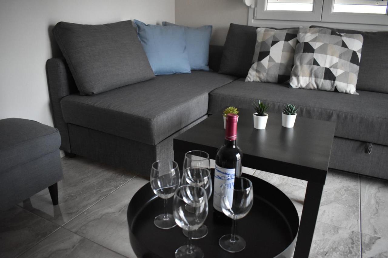 Davidana Deluxe Apartments Nea Kallikrateia Ruang foto