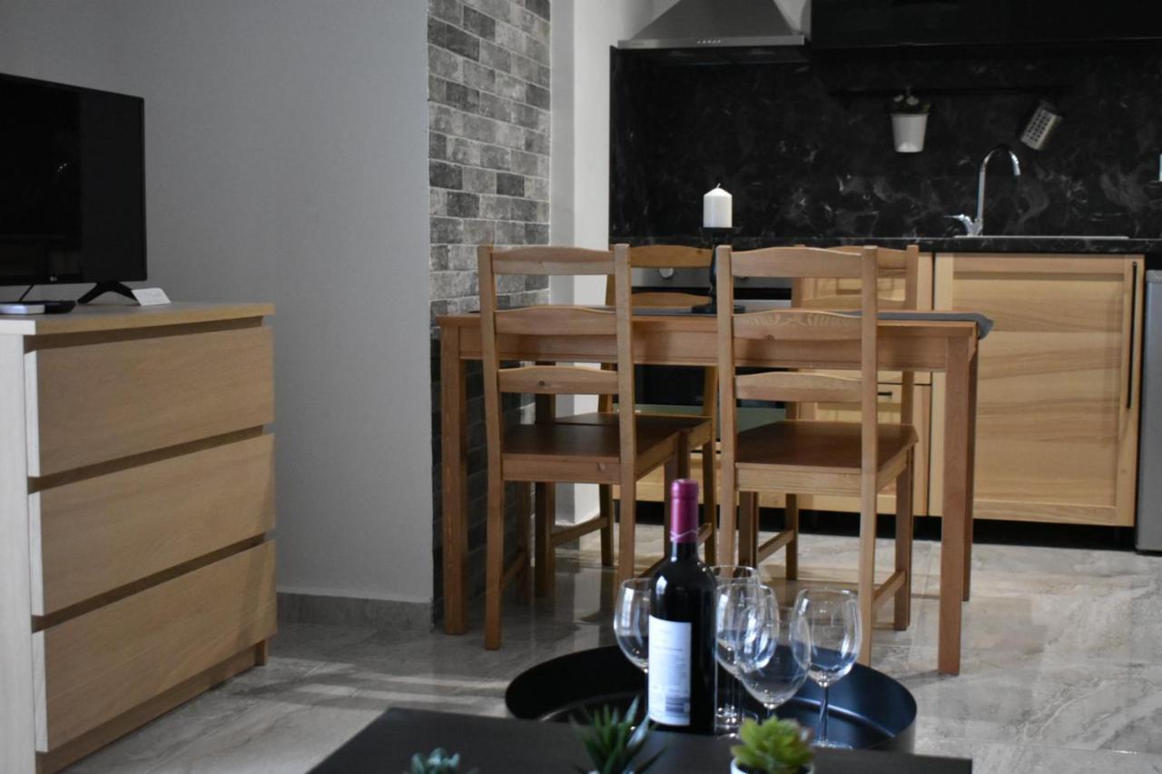 Davidana Deluxe Apartments Nea Kallikrateia Ruang foto
