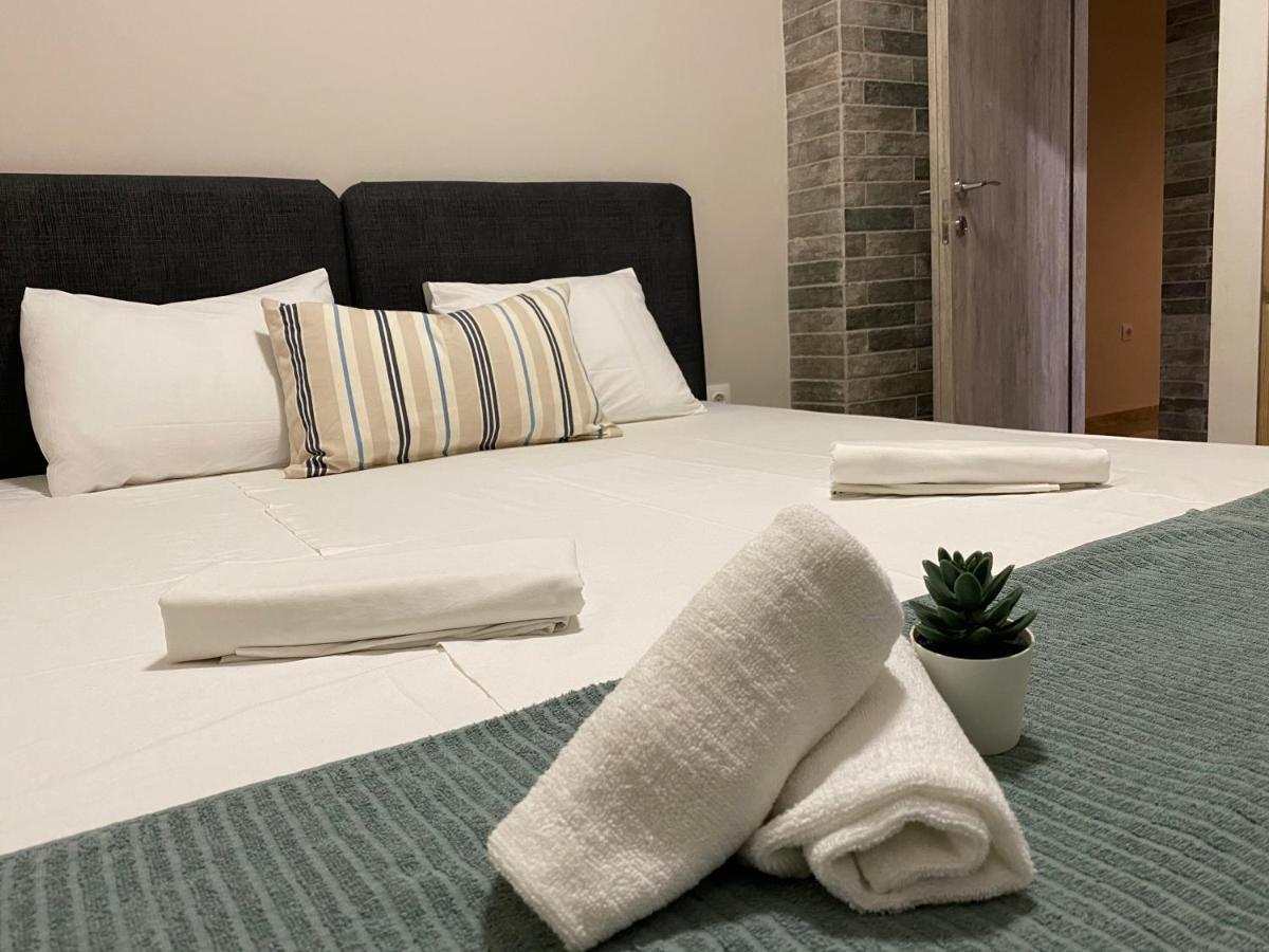Davidana Deluxe Apartments Nea Kallikrateia Bagian luar foto