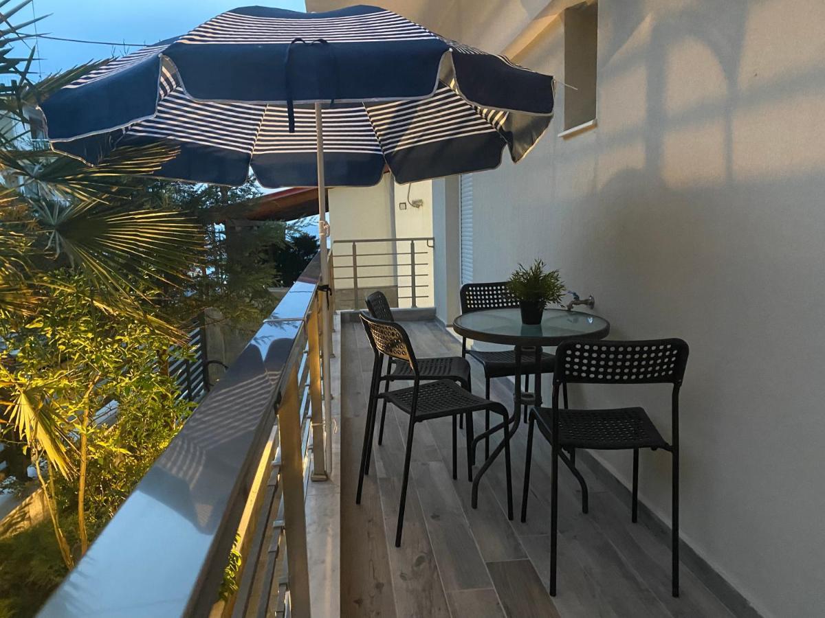 Davidana Deluxe Apartments Nea Kallikrateia Bagian luar foto