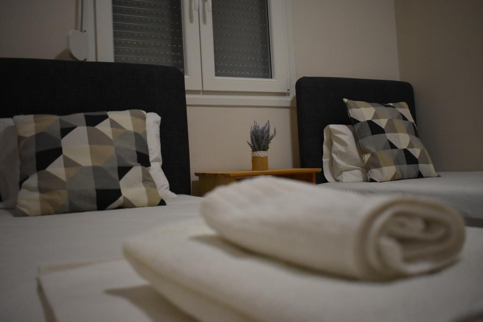 Davidana Deluxe Apartments Nea Kallikrateia Ruang foto